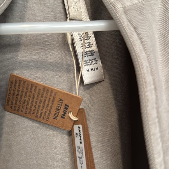 Skims Outdoor Track Jacket Stone Size Medium - Picture 7 of 9